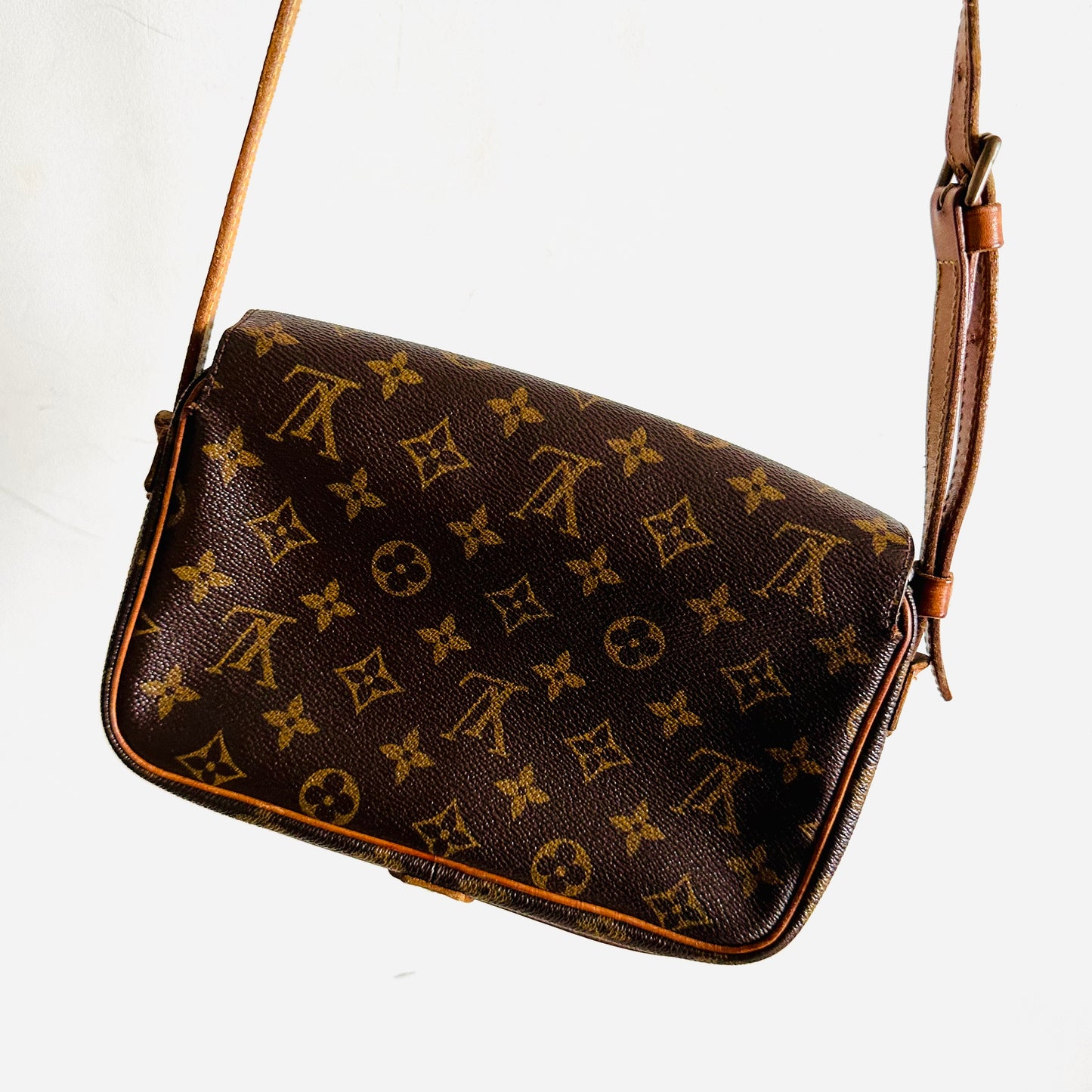 Louis Vuitton LV Saint Germain Monogram Logo GHW Flap Vintage Shoulder Sling Bag