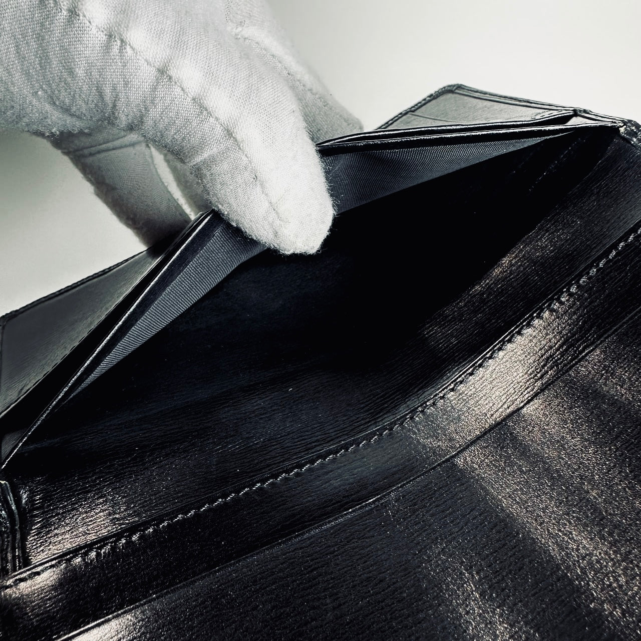 Louis Vuitton LV Porte Yen Brazza Black Epi Leather Monogram Logo Long Bifold Flap Slim Wallet