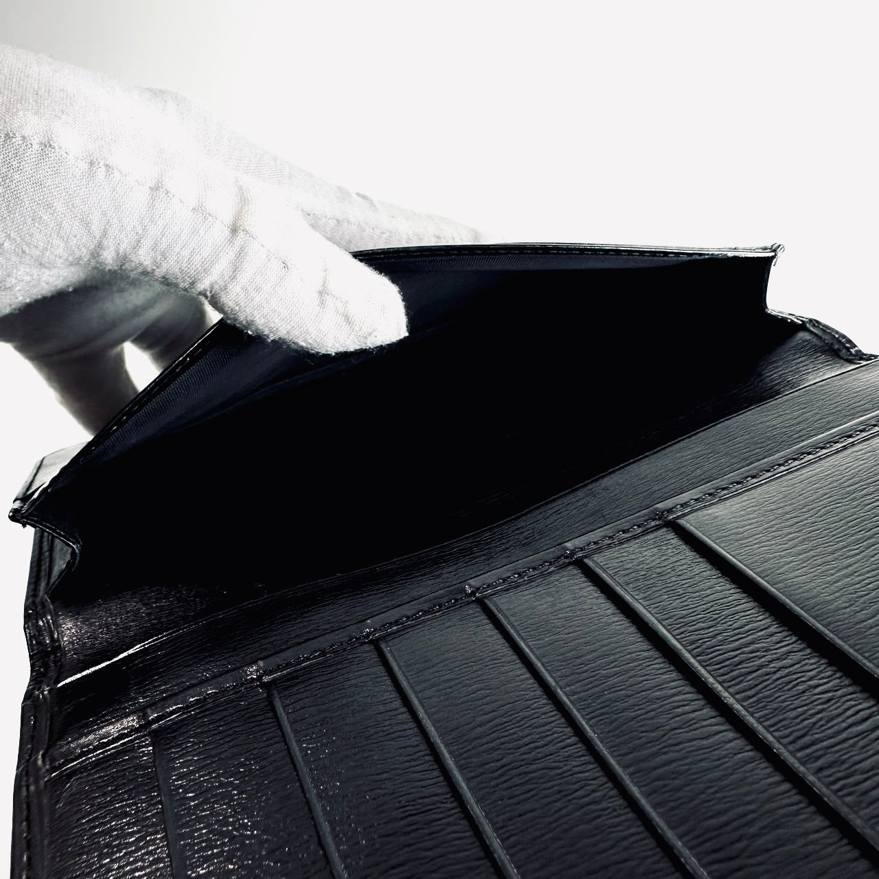 Louis Vuitton LV Porte Yen Brazza Black Epi Leather Monogram Logo Long Bifold Flap Slim Wallet