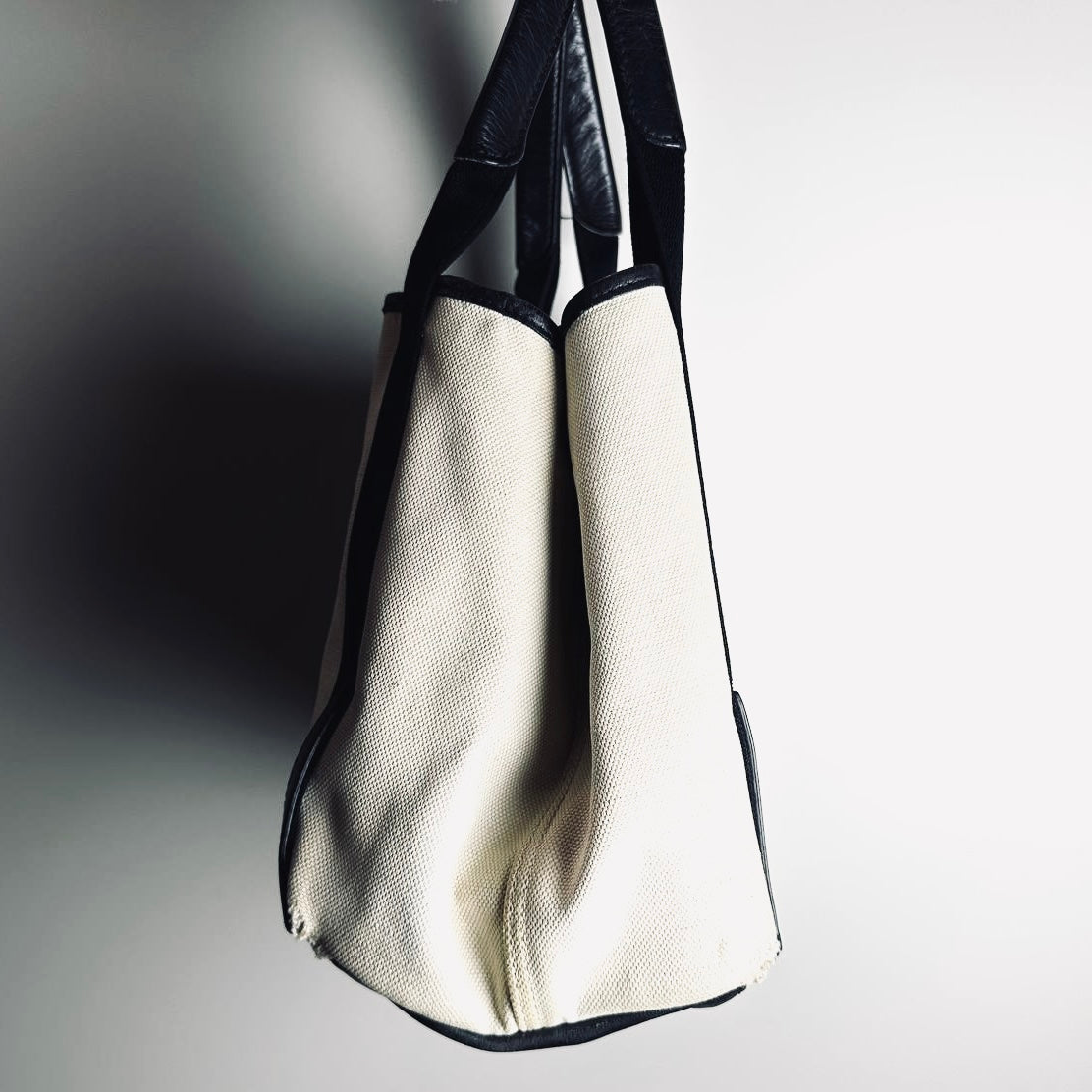 Balenciaga Cabas Black / White Logo Small S Structured Shoulder Tote Bag With Pouch