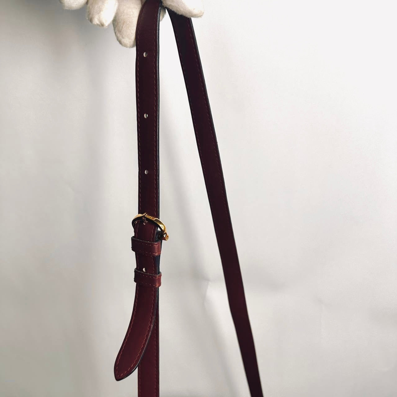 Cartier Must / Mast de Cartier Burgundy Red Maroon GHW Smooth Leather Zip Shoulder Sling Bag