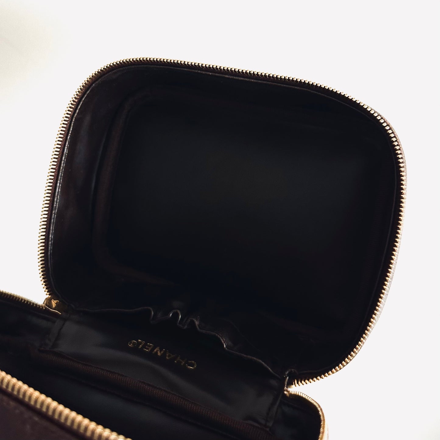 Chanel Dark Brown GHW Caviar Giant CC Logo Wide Horizontal Vanity Case Vintage Top Handle Bag 2s