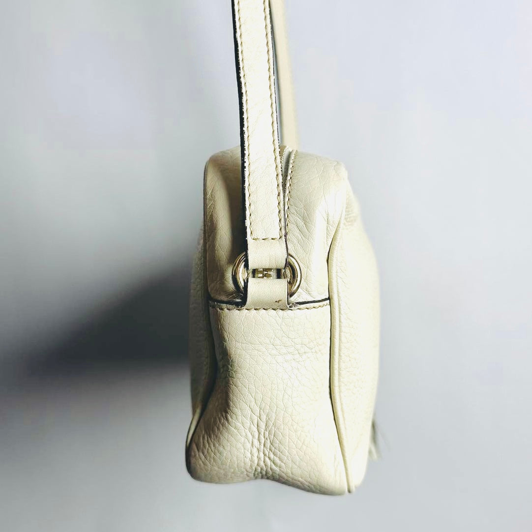 Gucci White GHW Soho Disco GG Logo Calfskin Leather Small Camera Fringe Tassel Shoulder Sling Bag