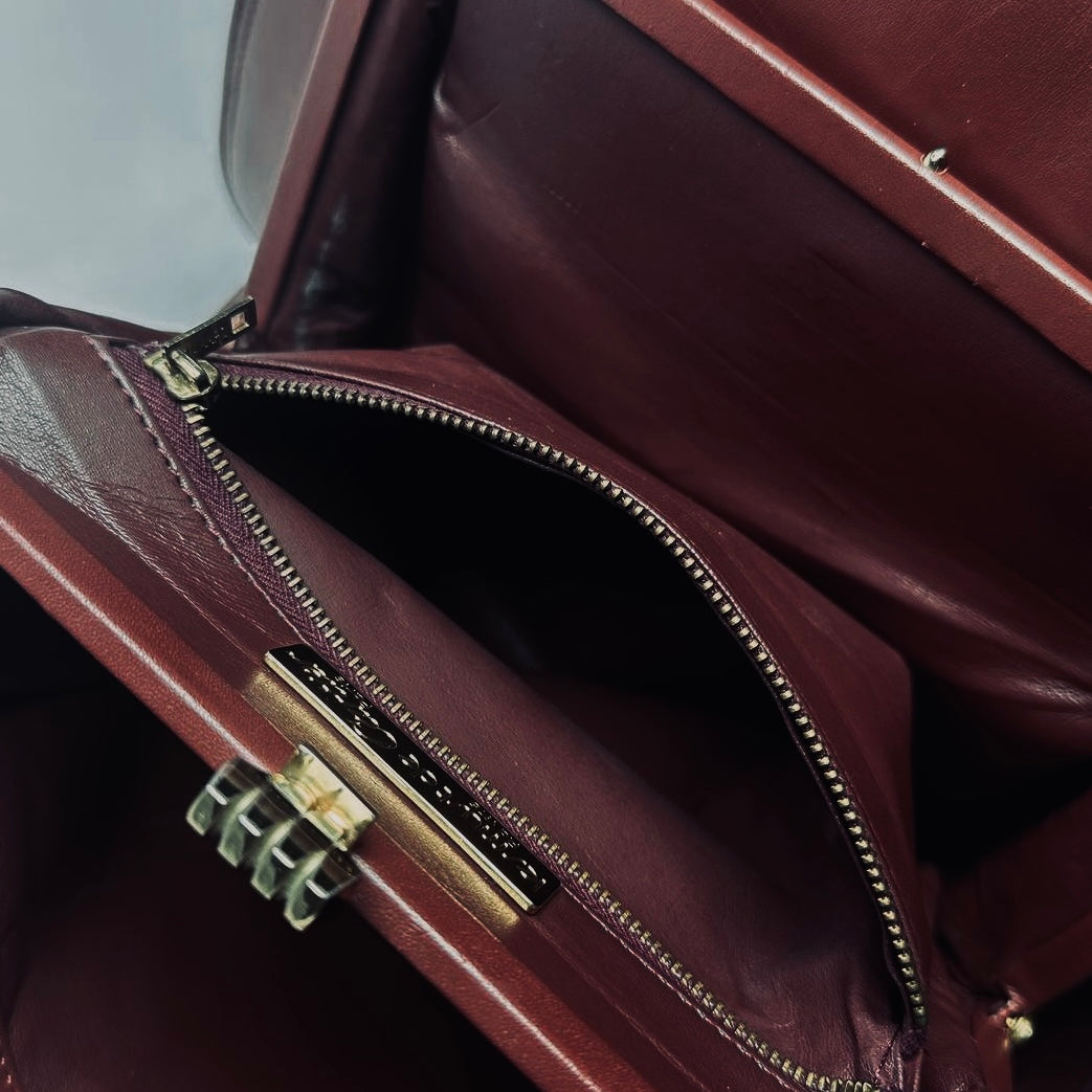 Cartier Must / Mast de Cartier Burgundy Maroon Red GHW Monogram Logo Smooth Leather Shoulder Shopper Tote Bag