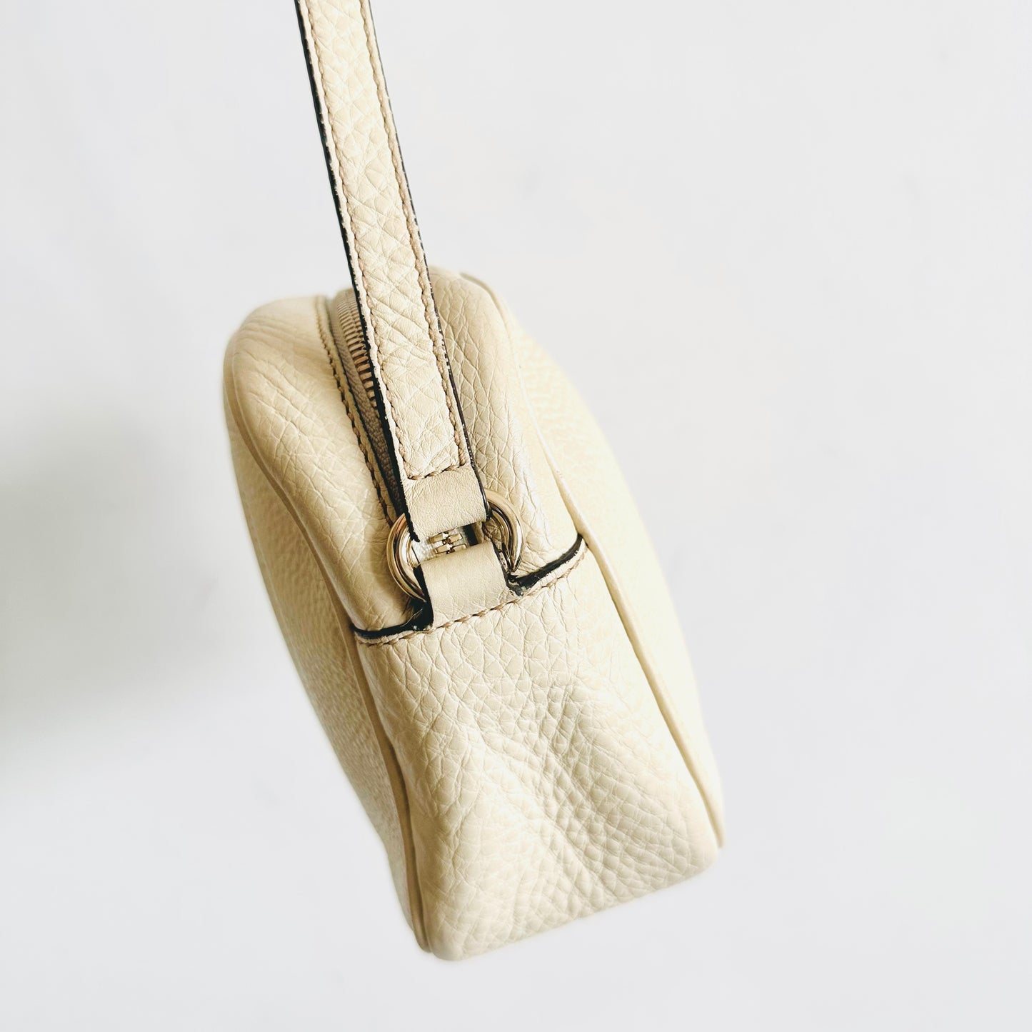 Gucci White GHW Soho Disco GG Logo Calfskin Leather Small Camera Shoulder Sling Bag