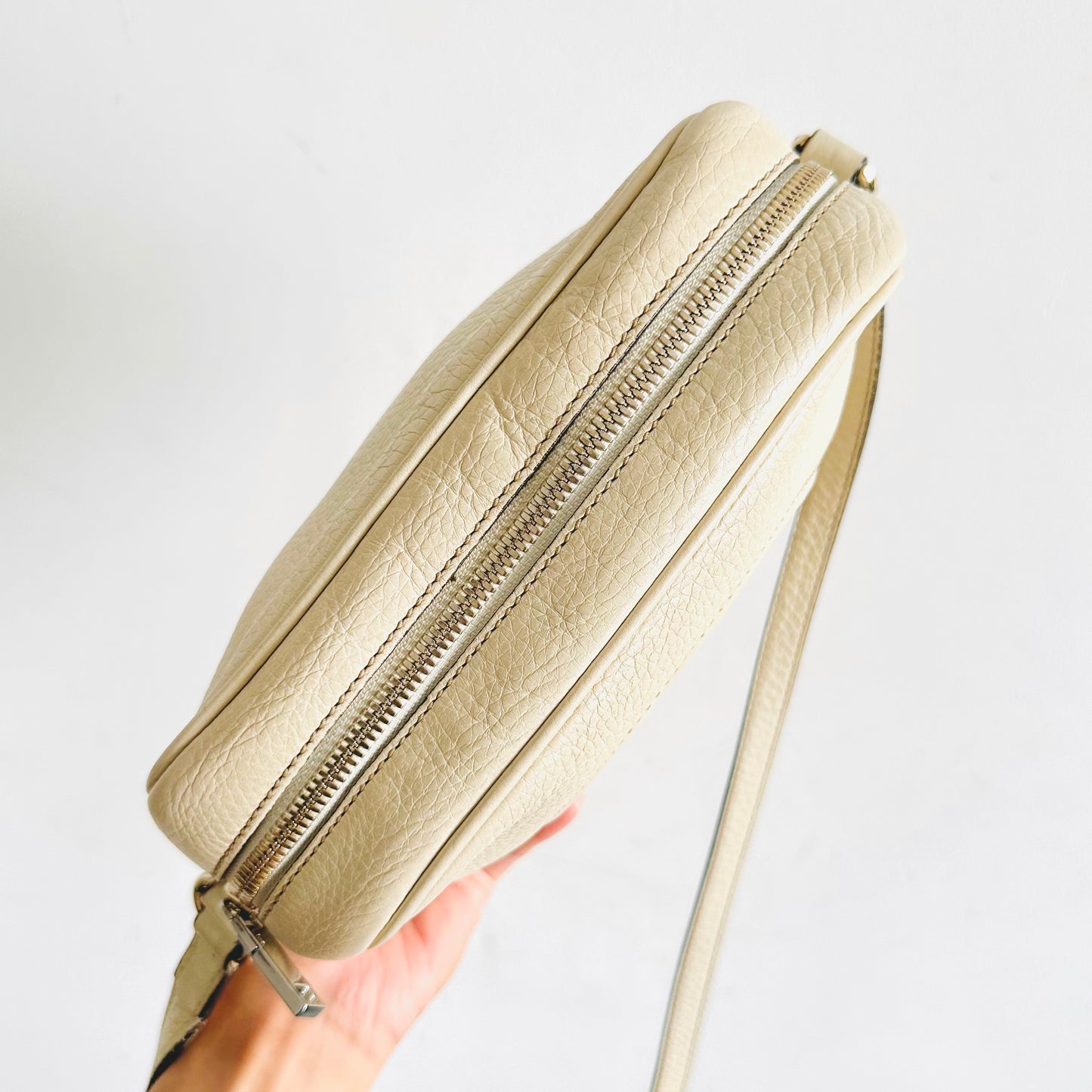 Gucci White GHW Soho Disco GG Logo Calfskin Leather Small Camera Shoulder Sling Bag