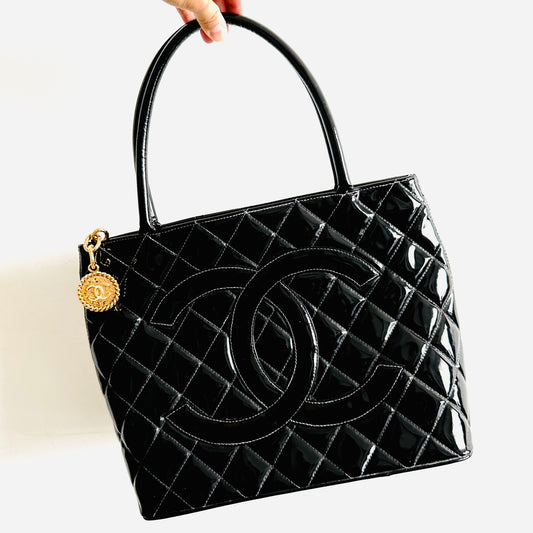Chanel Black GHW Medallion Giant CC Monogram Logo Quilted Patent Shoulder Shopper Tote Bag 7s