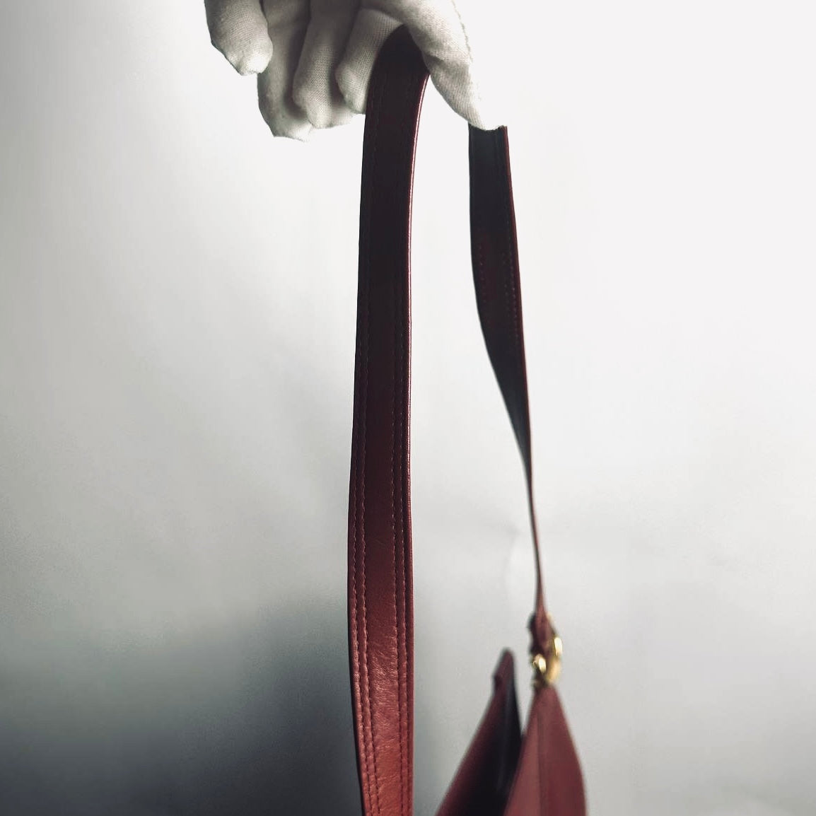 Cartier Must / Mast de Cartier Burgundy Maroon Red GHW Monogram Logo Smooth Leather Shoulder Shopper Tote Bag