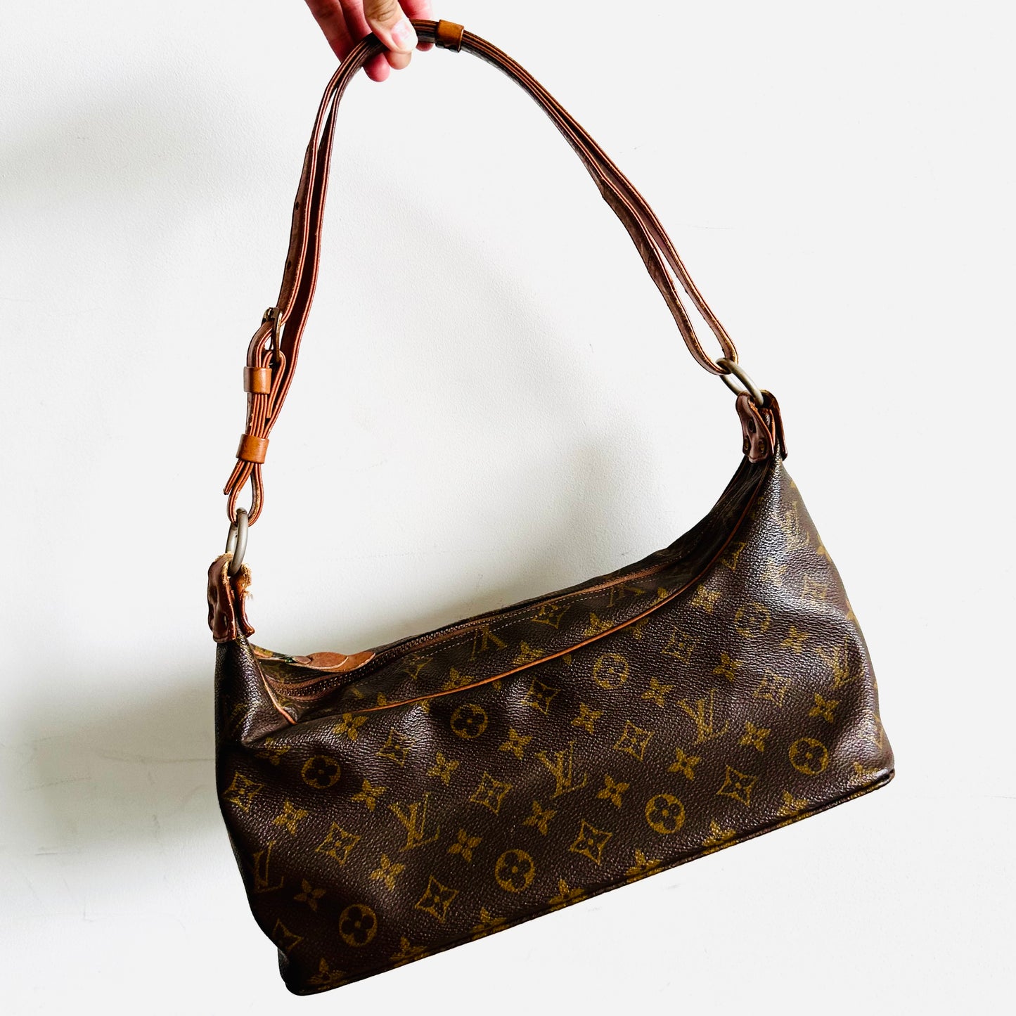 Louis Vuitton LV Boulogne Monogram Logo GHW Baguette Hobo Vintage Shoulder Sling Bag