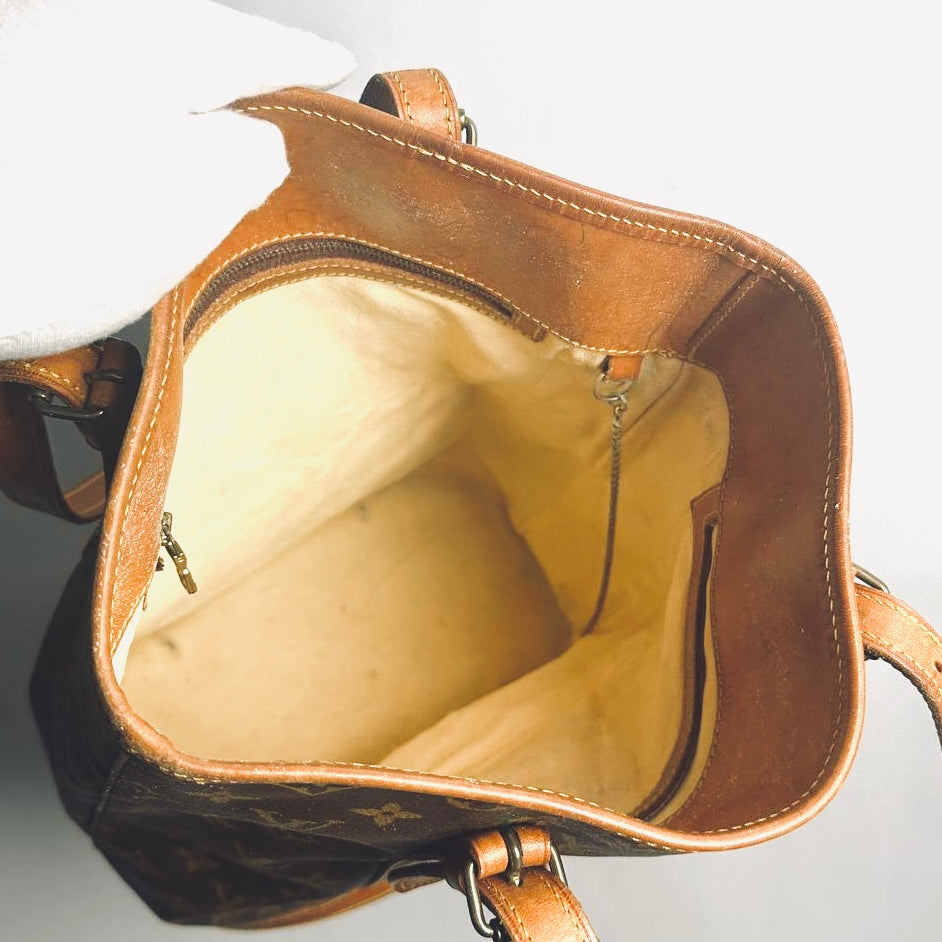 Louis Vuitton LV Marais Bucket Monogram Logo GHW Vintage Shoulder Shopper Tote Bag
