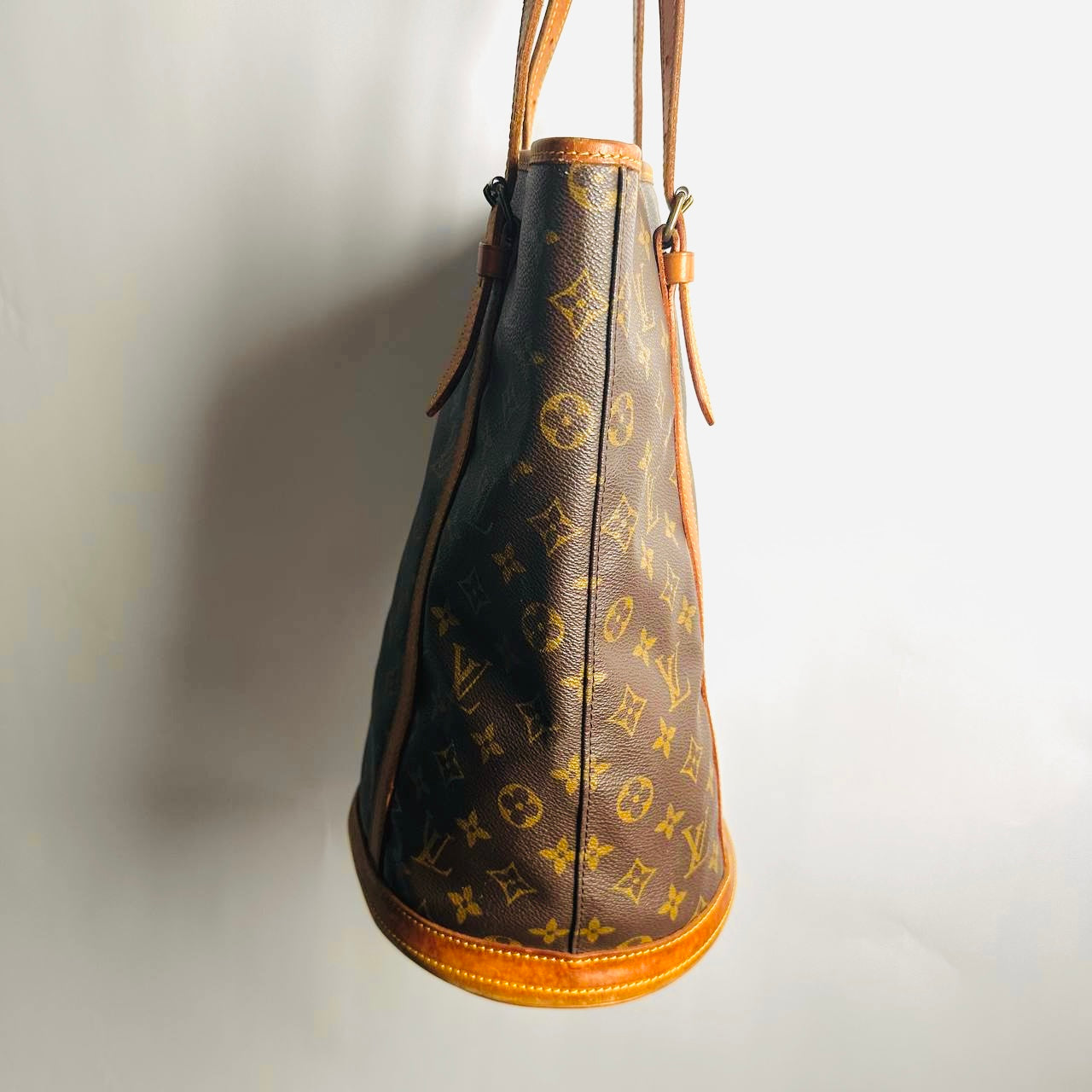 Louis Vuitton LV Marais Bucket Monogram Logo GHW Vintage Shoulder Shopper Tote Bag