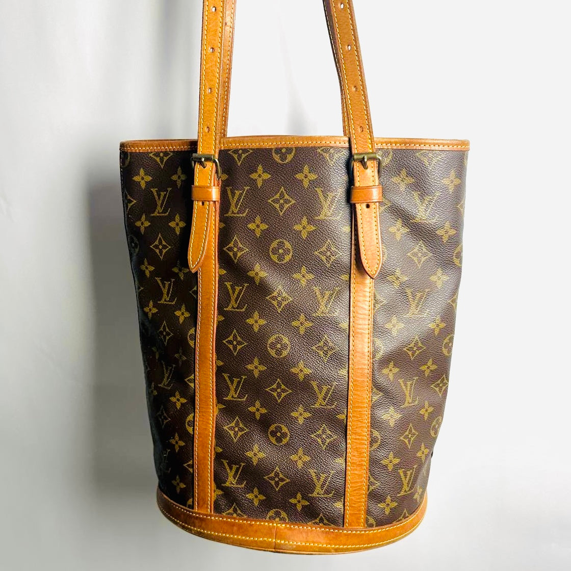 Louis Vuitton LV Marais Bucket Monogram Logo GHW Vintage Shoulder Shopper Tote Bag