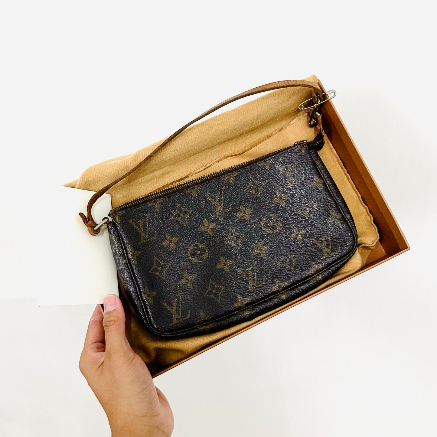 Louis Vuitton LV Monogram Logo GHW Pochette Accessories Accessoires Shoulder Bag