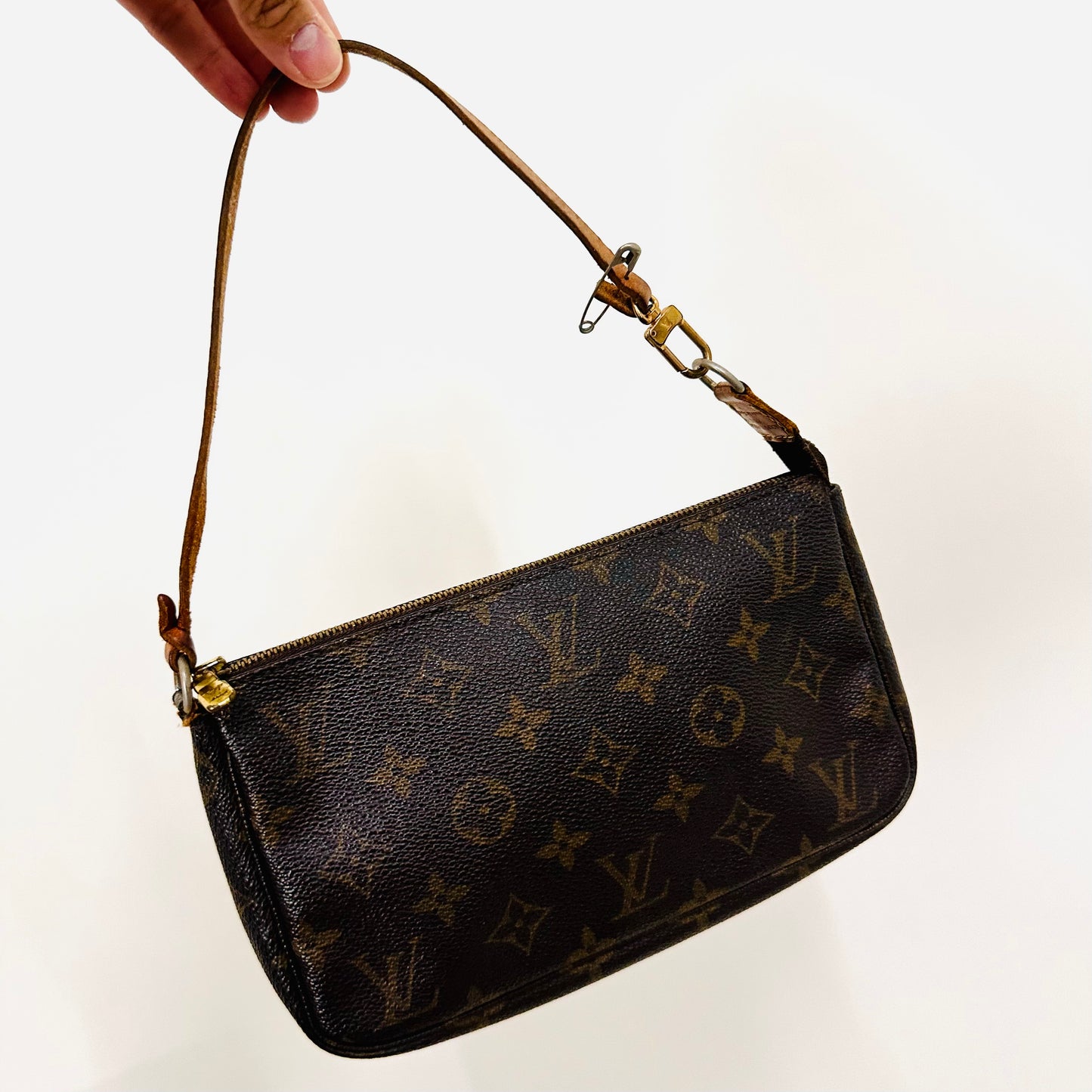 Louis Vuitton LV Monogram Logo GHW Pochette Accessories Accessoires Shoulder Bag