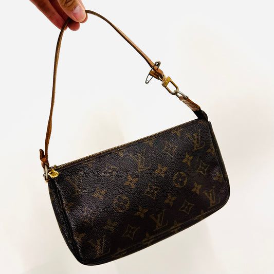 Louis Vuitton LV Monogram Logo GHW Pochette Accessories Accessoires Shoulder Bag