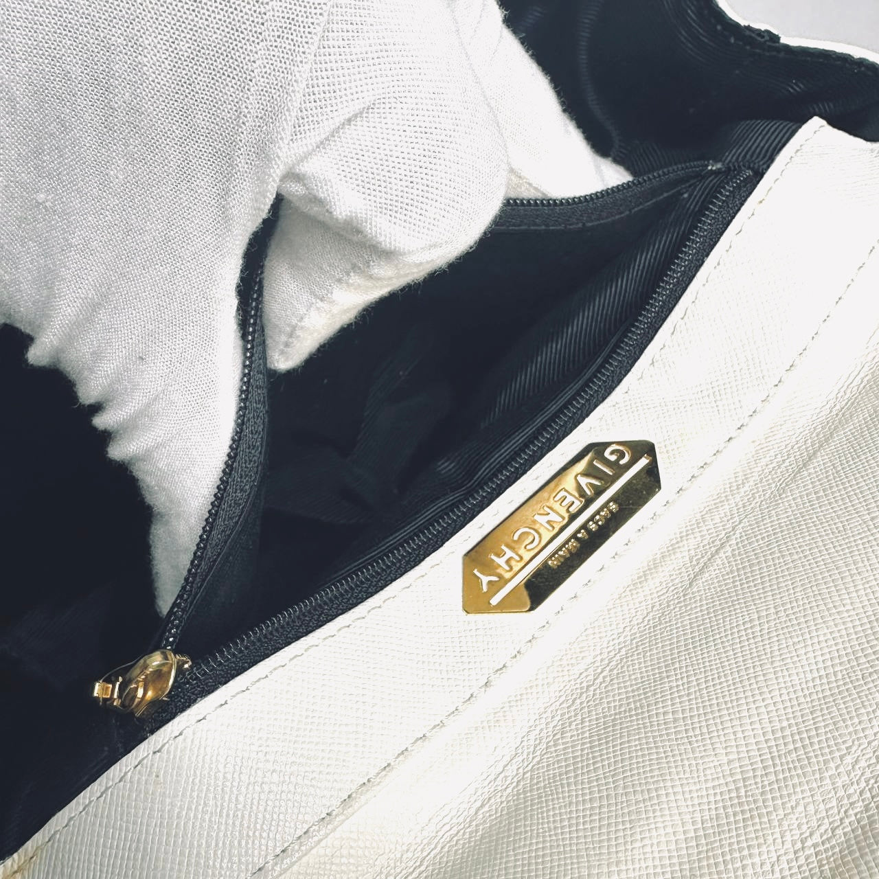 Givenchy White GHW Leather Classic Flap Logo 2-Way Shopper Shoulder Sling Top Handle Bag