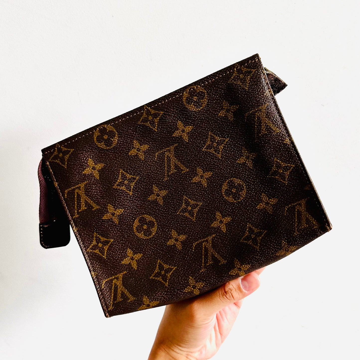 Louis Vuitton LV Monogram Logo GHW Toiletry 19 Pouch Clutch Case