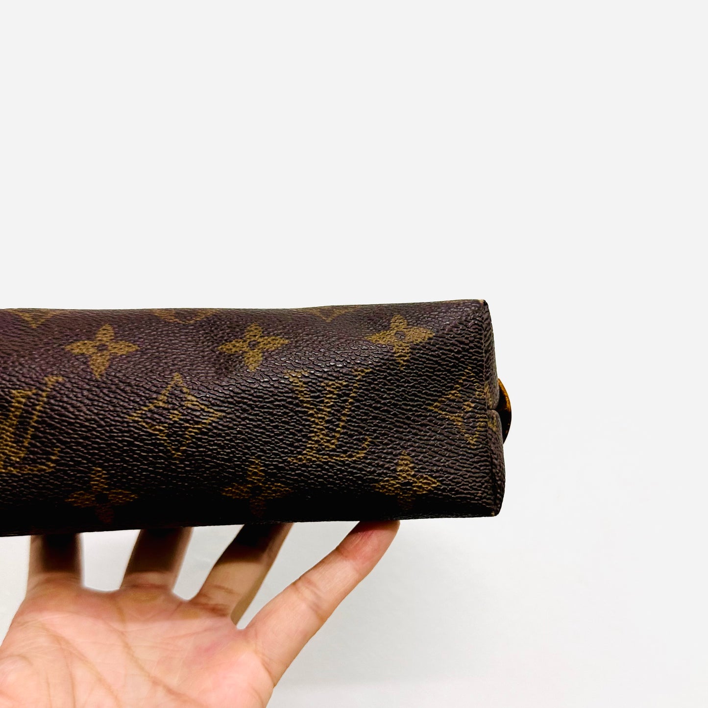 Louis Vuitton LV Monogram Logo GHW Cosmetic Clutch Toiletry Pouch Case