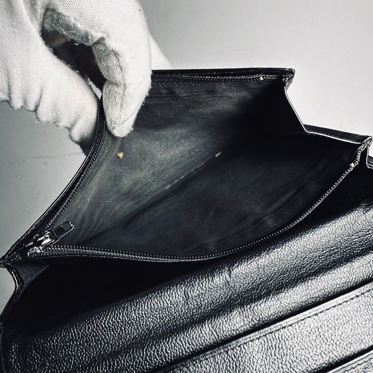 Chanel CC Black Chevre Leather Monogram Logo Bifold Long Wallet 8s