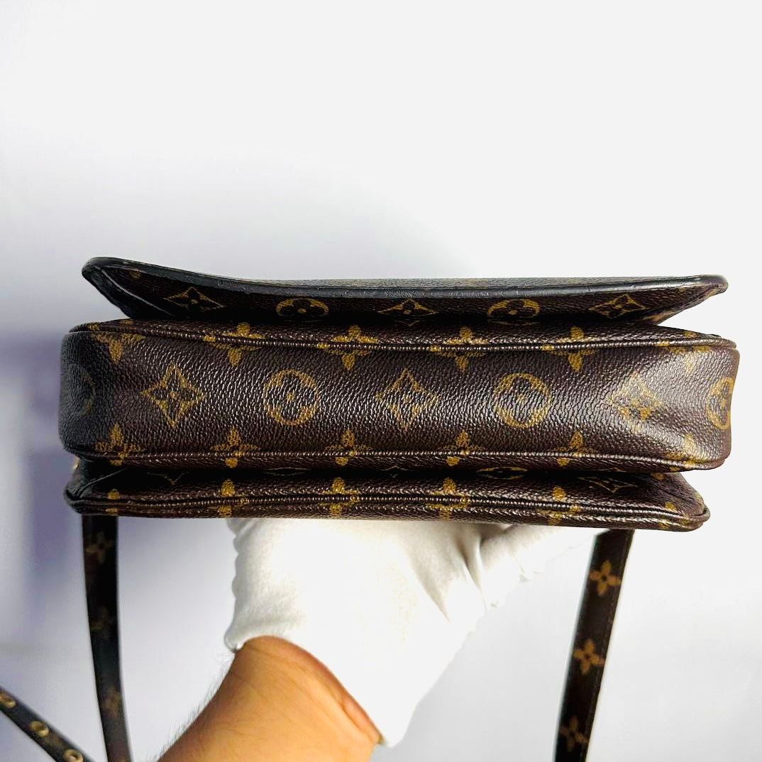 Louis Vuitton LV Pochette Metis Monogram Logo GHW 2-Way Flap Top Handle Shoulder Sling Bag