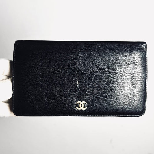 Chanel CC Black Chevre Leather Monogram Logo Bifold Long Wallet 8s