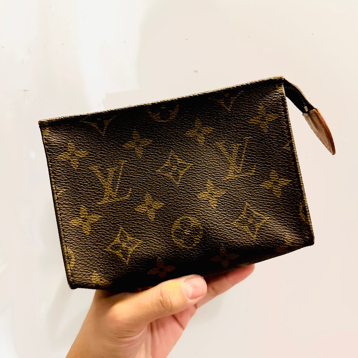 Louis Vuitton LV Monogram Logo GHW Toiletry Pouch 15 Vintage Clutch Case