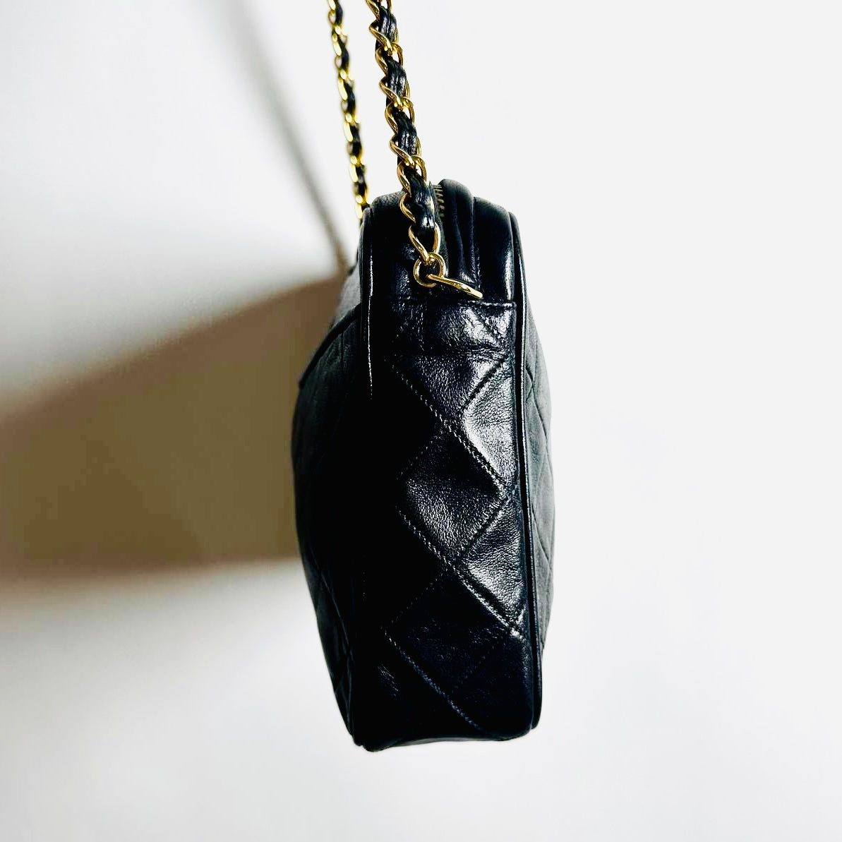 Chanel Black GHW Quilted Lambskin CC Monogram Logo Tassel Fringe Vintage Zip Camera Chain Shoulder Sling Bag 0s