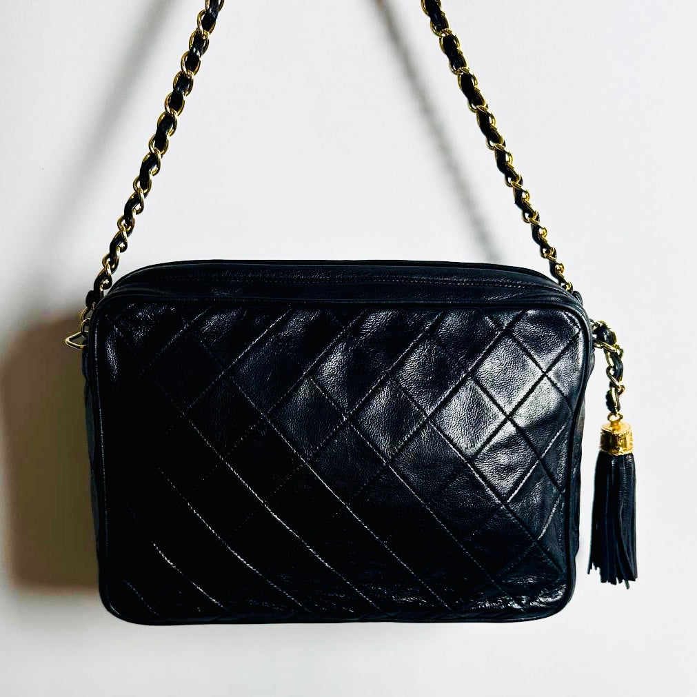 Chanel Black GHW Quilted Lambskin CC Monogram Logo Tassel Fringe Vintage Zip Camera Chain Shoulder Sling Bag 0s