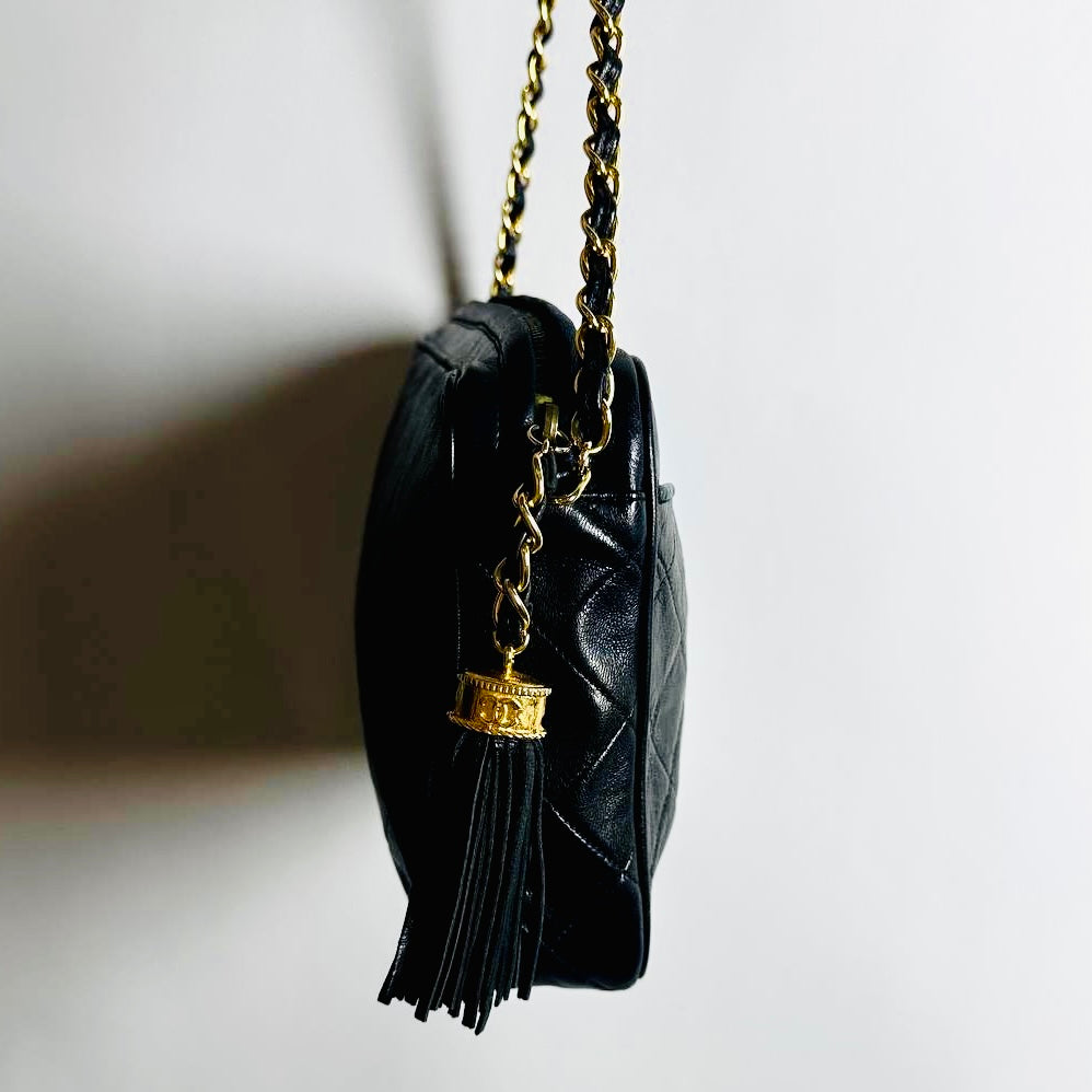 Chanel Black GHW Quilted Lambskin CC Monogram Logo Tassel Fringe Vintage Zip Camera Chain Shoulder Sling Bag 0s