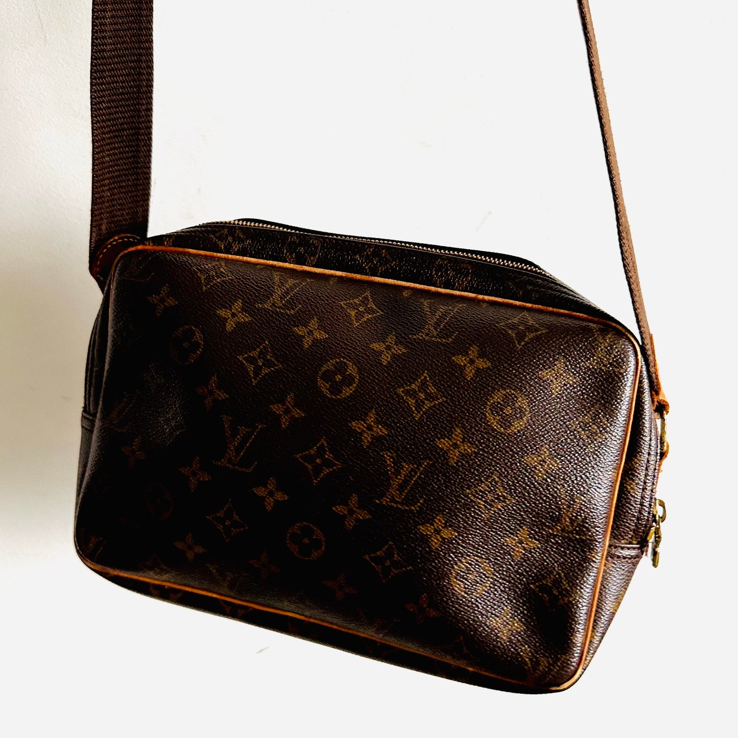 Louis Vuitton LV Reporter Monogram Logo GHW Messenger Zip Shoulder Sling Bag