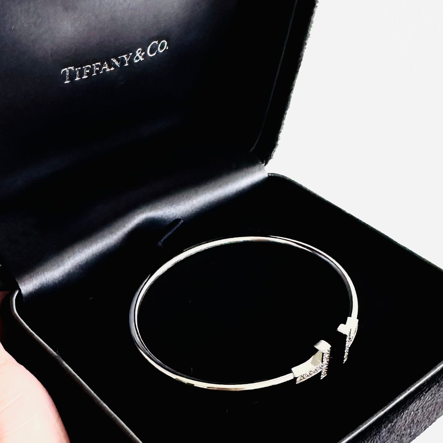 Tiffany & Co T&C T Wire Au750 18K White Gold With Diamonds Bracelet Bangle
