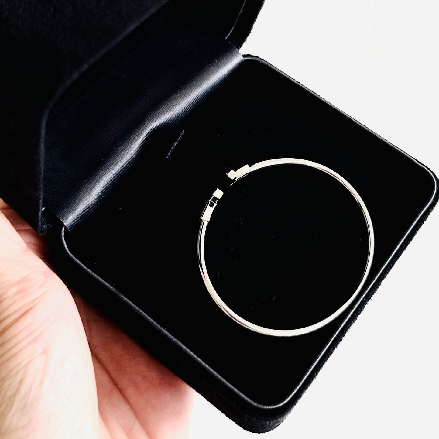 Tiffany & Co T&C T Wire Au750 18K White Gold With Diamonds Bracelet Bangle