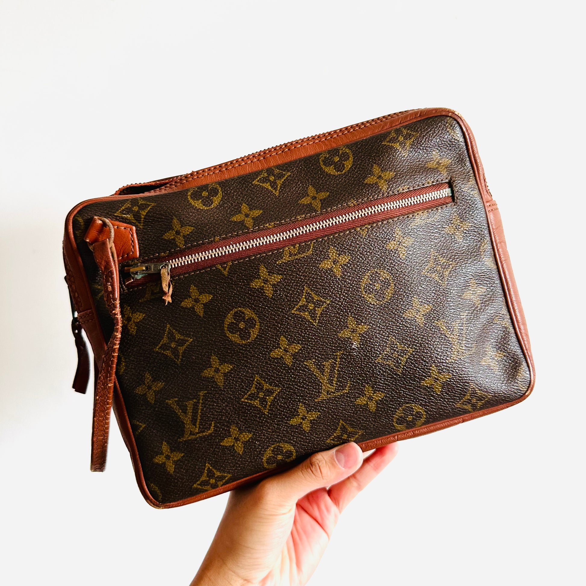 lv bag clutch