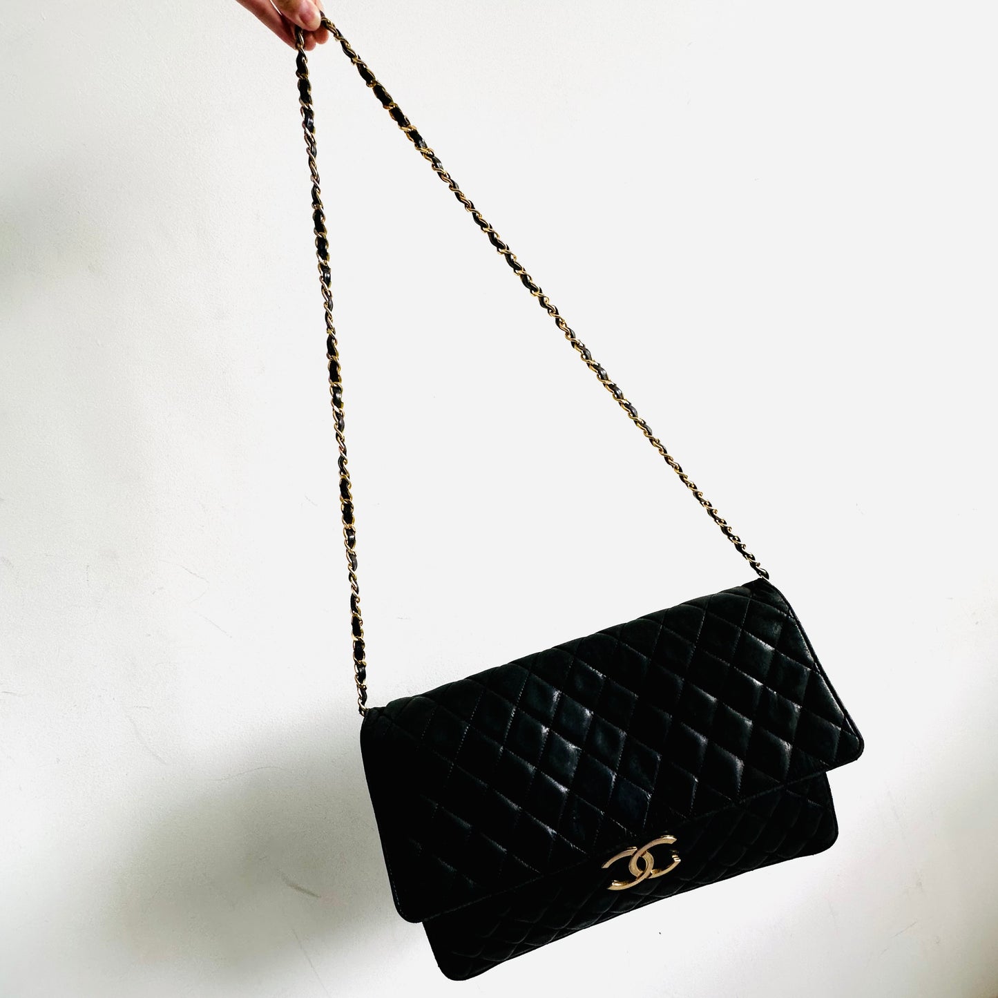 Chanel Black GHW Giant CC Monogram Logo Single Flap Quilted Lambskin Vintage 2-Way Maxi Shoulder Sling Bag 1s