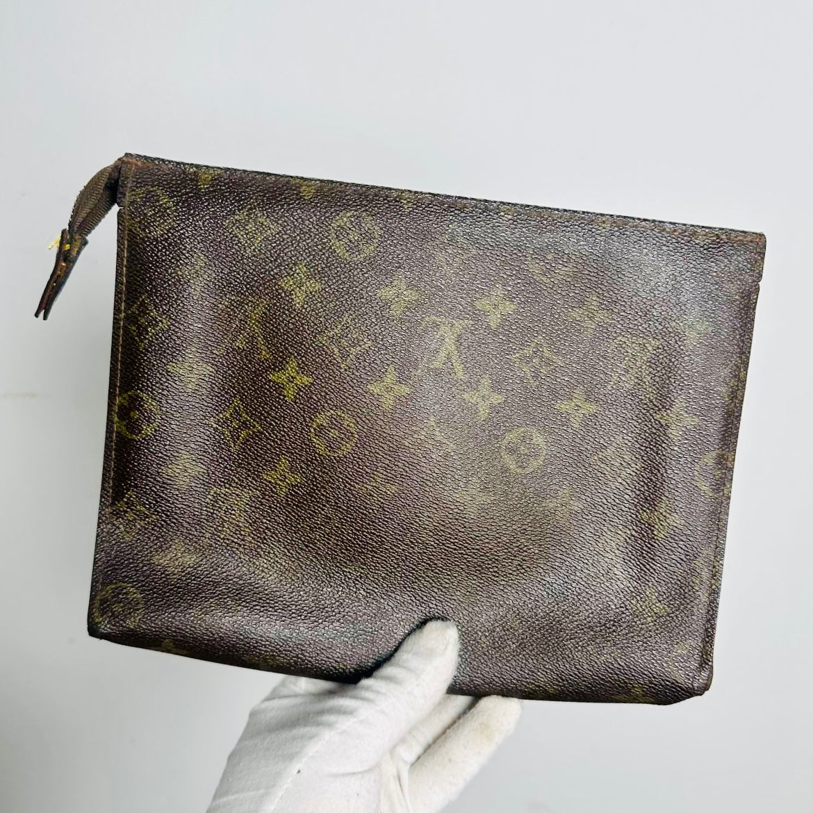 Louis Vuitton LV Monogram Logo GHW Toiletry Pouch 26 Vintage Clutch