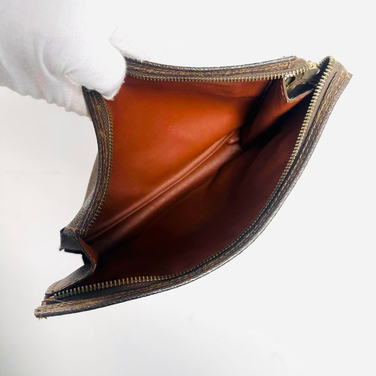 Louis Vuitton LV Monogram Logo GHW Toiletry Pouch 26 Vintage Clutch