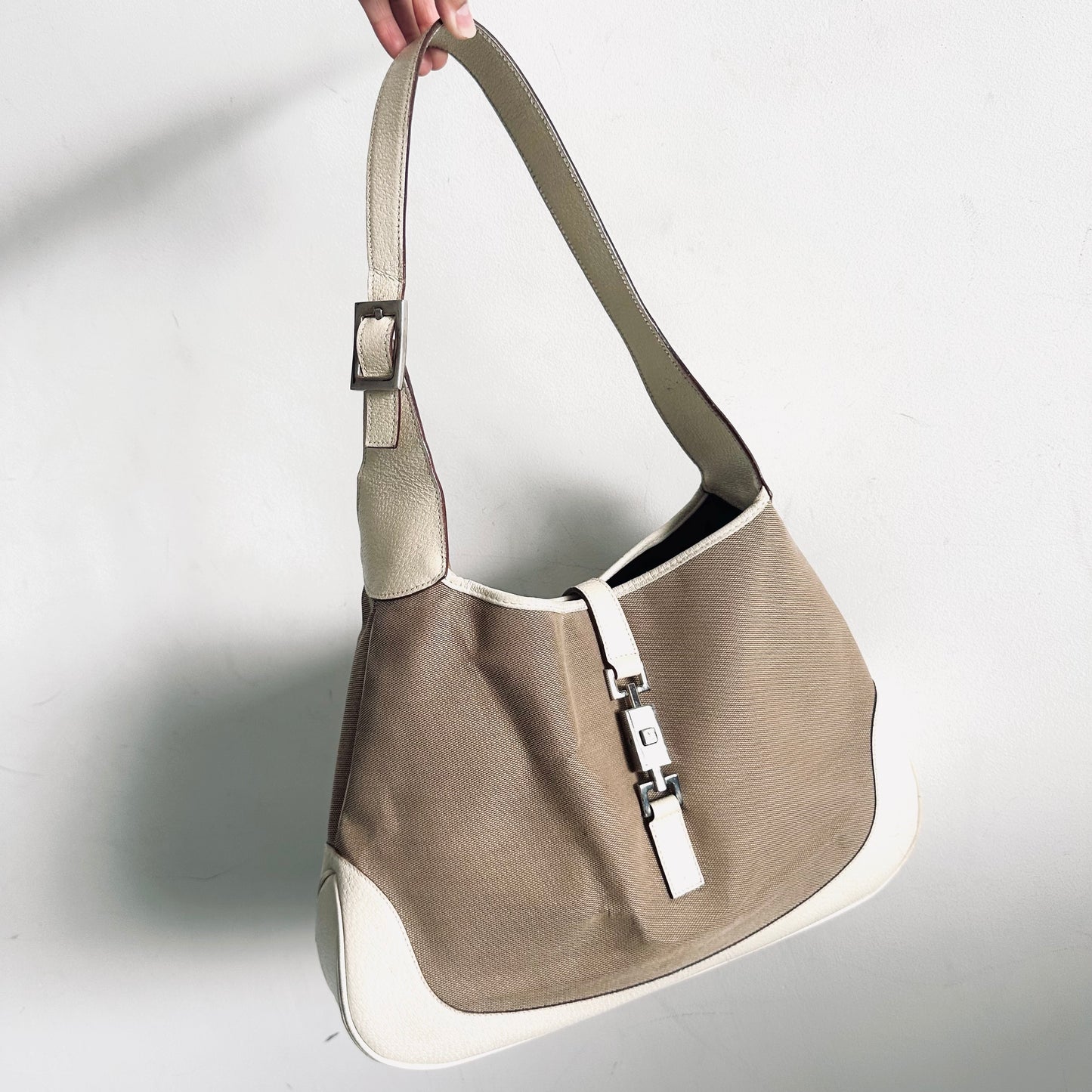 Gucci Jackie Grey / White Monogram Logo Baguette Hobo Vintage Shoulder Bag