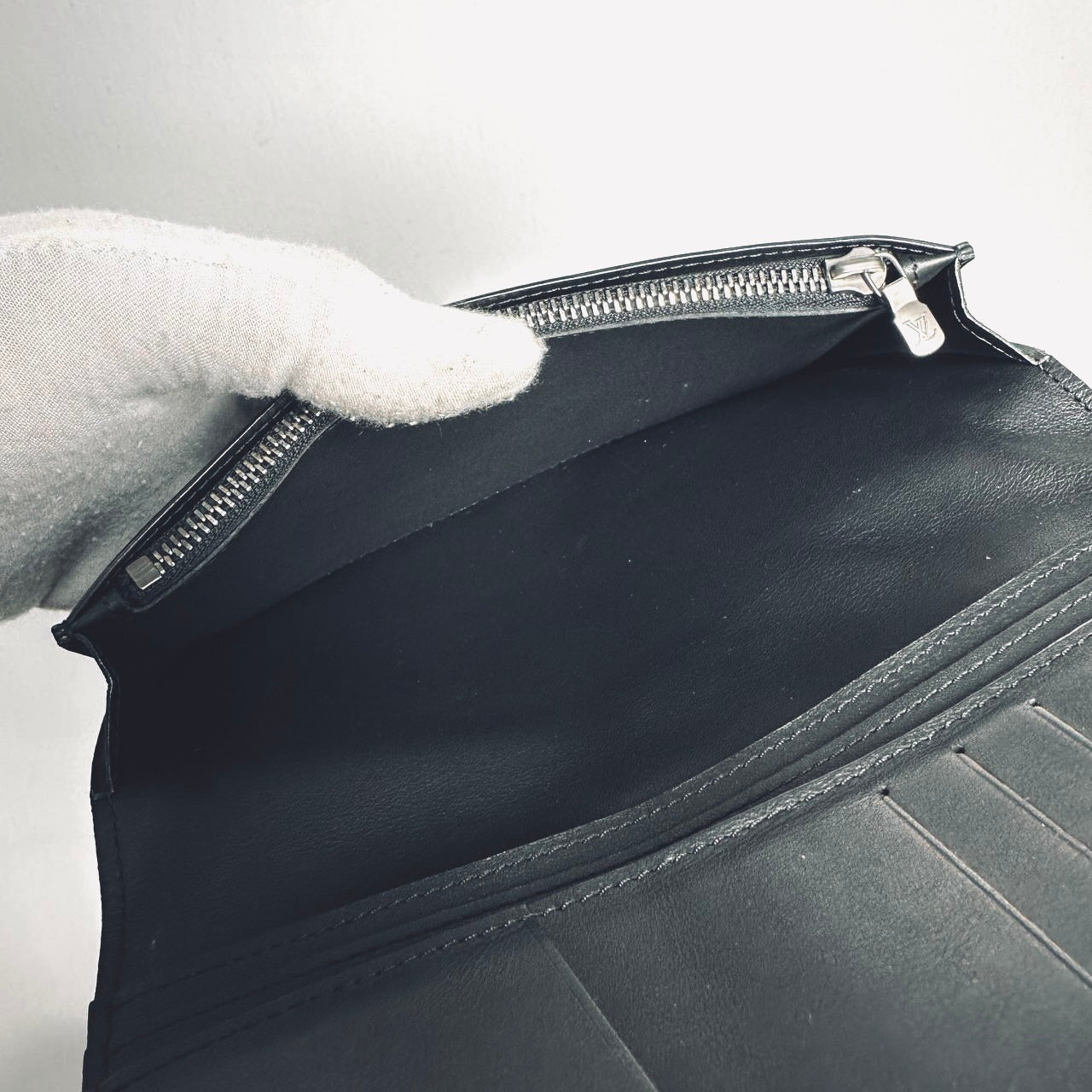 Louis Vuitton LV Brazza Damier Infini Leather Monogram Logo Long Bifold Flap Wallet