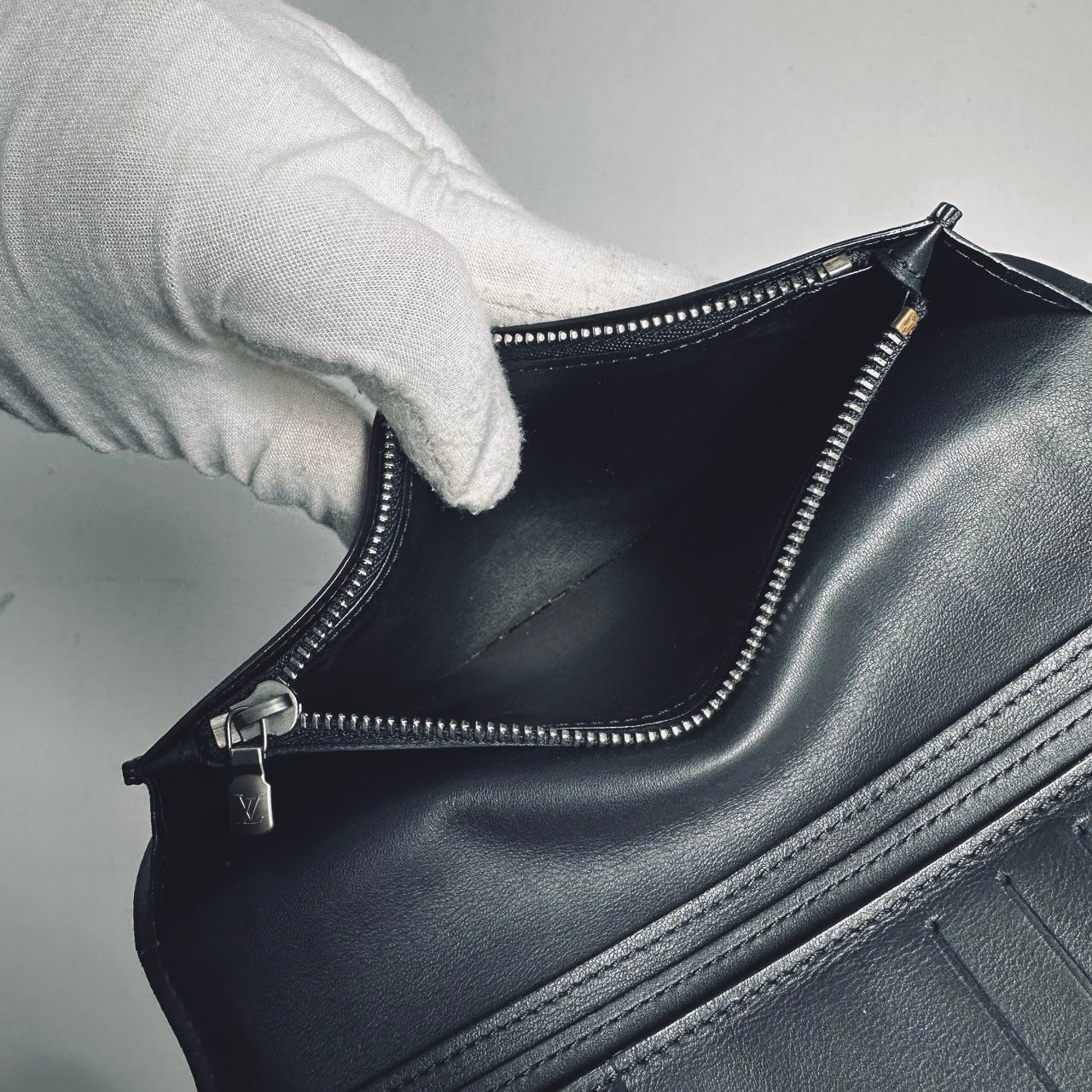 Louis Vuitton LV Brazza Damier Infini Leather Monogram Logo Long Bifold Flap Wallet