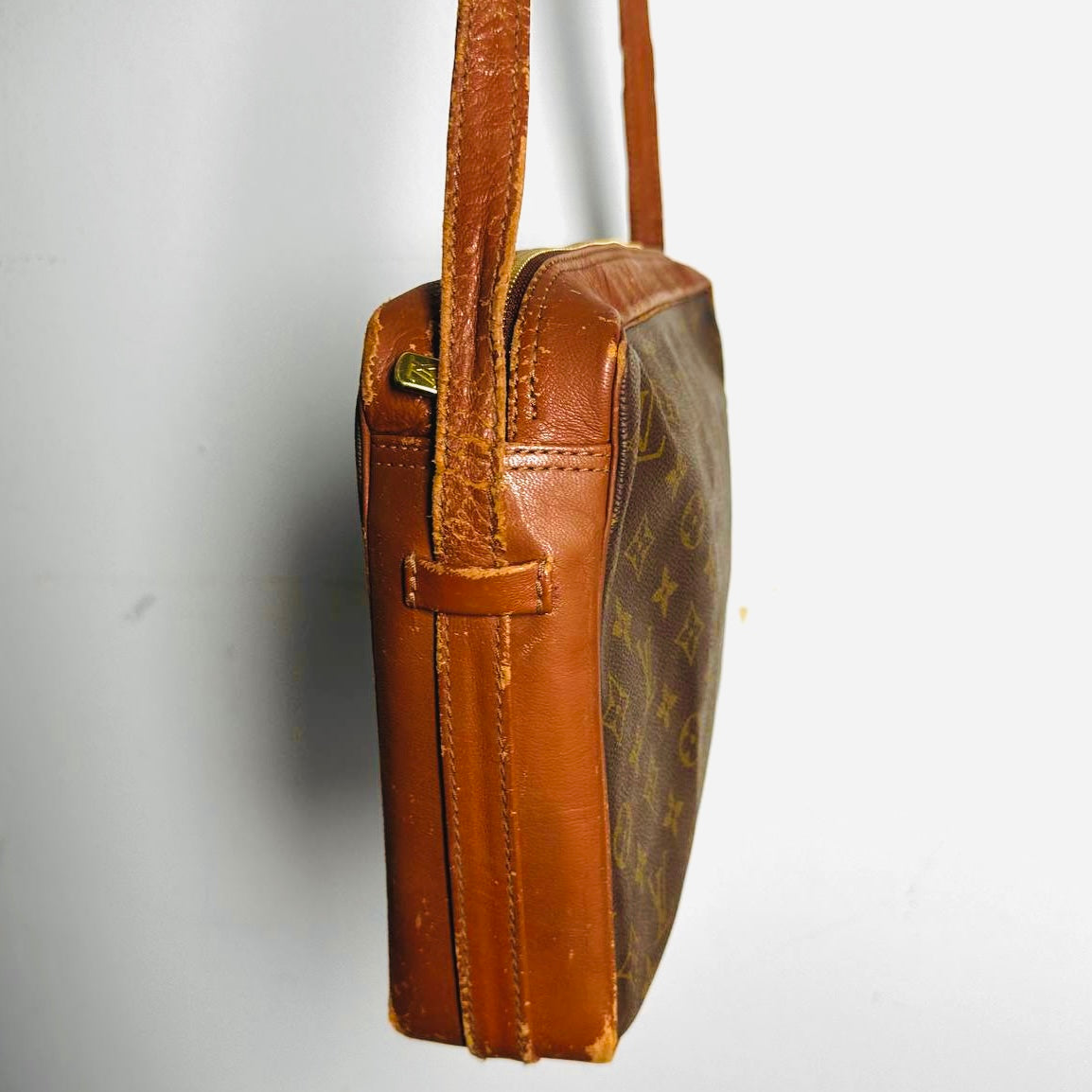 Louis Vuitton LV Sac Monogram Logo GHW Camera Bandouliere Vintage Shoulder Sling Bag