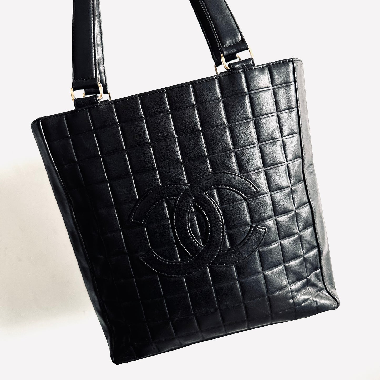 Chanel Black GHW Giant CC Monogram Logo Chocolate Bar Quilted Lambskin Vintage Shopper Shoulder Tote Bag 6s