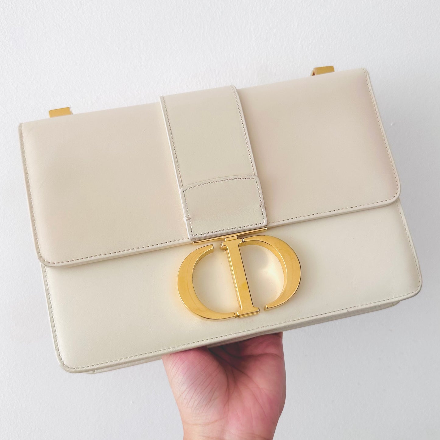 Christian Dior CD 30 Montaigne White Calfskin GHW Monogram Logo Flap Shoulder Sling Bag
