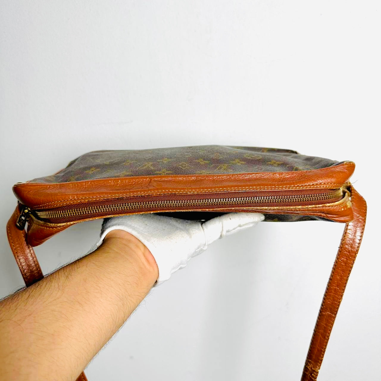 Louis Vuitton LV Sac Camera Monogram Logo GHW Bandouliere Vintage Shoulder Sling Bag