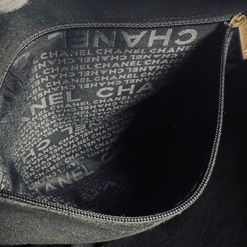 Chanel Black GHW Giant CC Monogram Logo Chocolate Bar Quilted Jersey Fabric Vintage Shopper Shoulder Tote Bag 7s