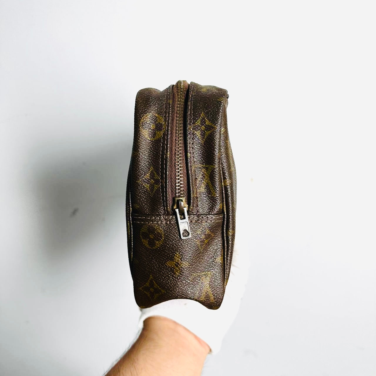 Louis Vuitton LV Monogram Logo GHW Trousse 28 Pouch Case Clutch