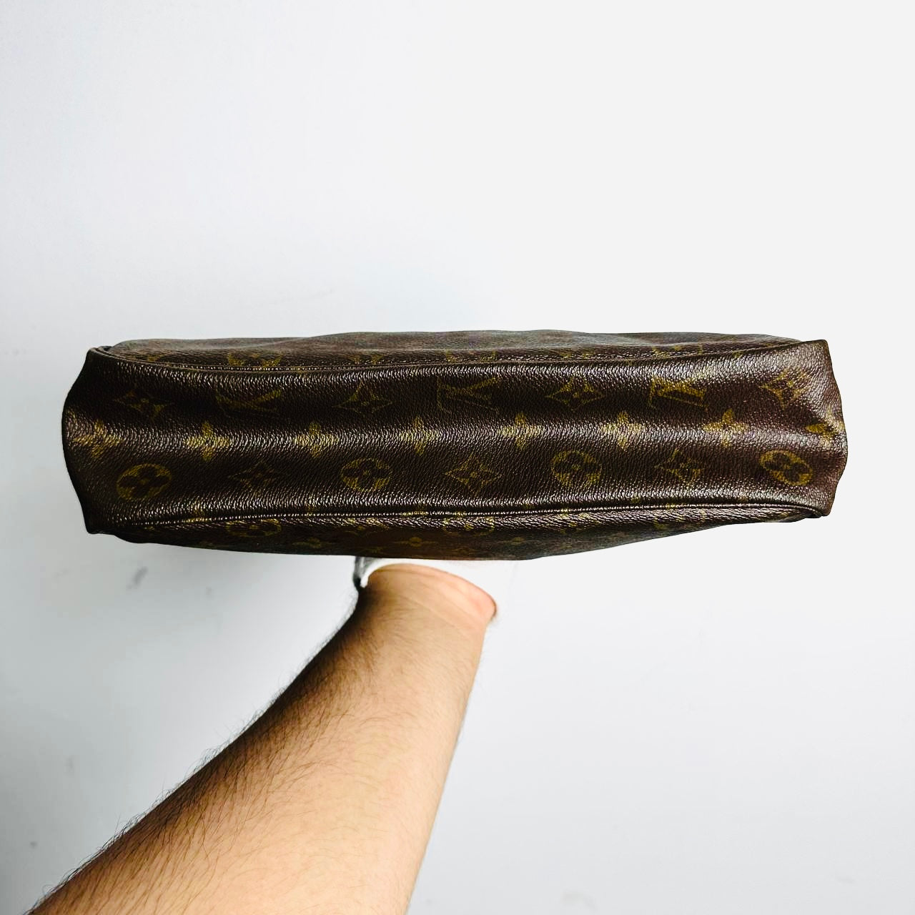 Louis Vuitton LV Monogram Logo GHW Trousse 28 Pouch Case Clutch