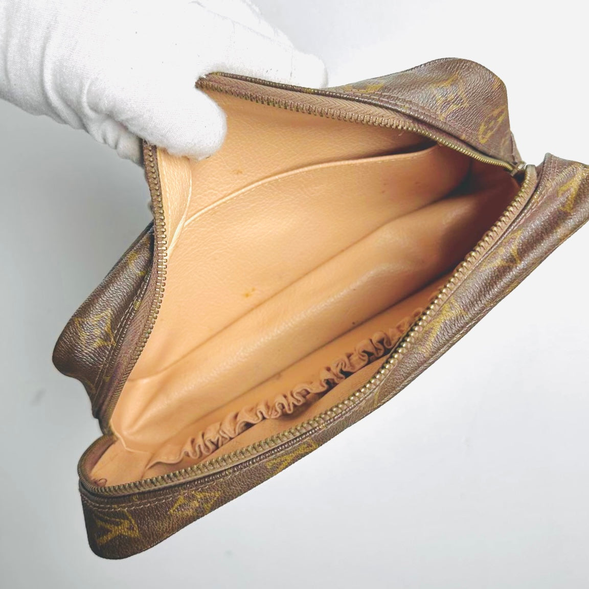 Louis Vuitton LV Monogram Logo GHW Trousse 28 Pouch Case Clutch