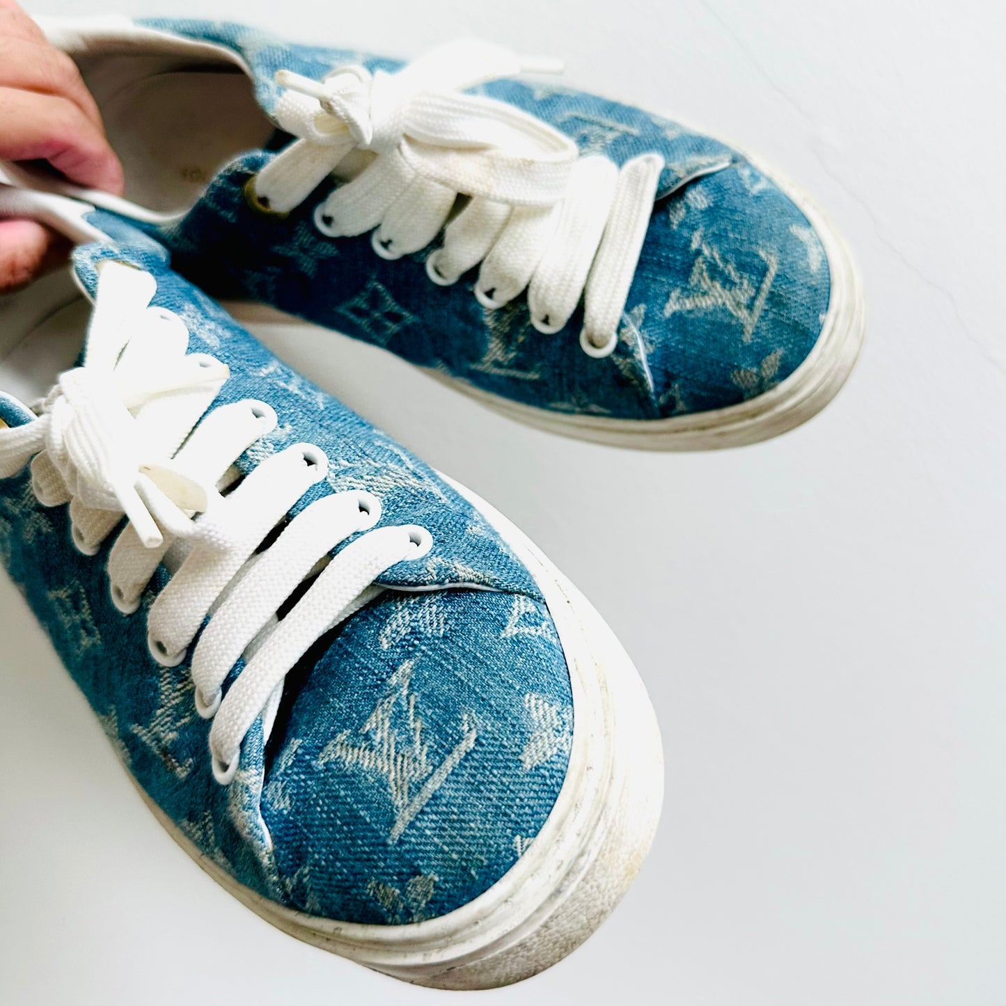 Louis Vuitton LV Time Out Bleu Jean Denim Monogram Logo GHW / White Calfskin Leather Lace Up Sneakers Shoes