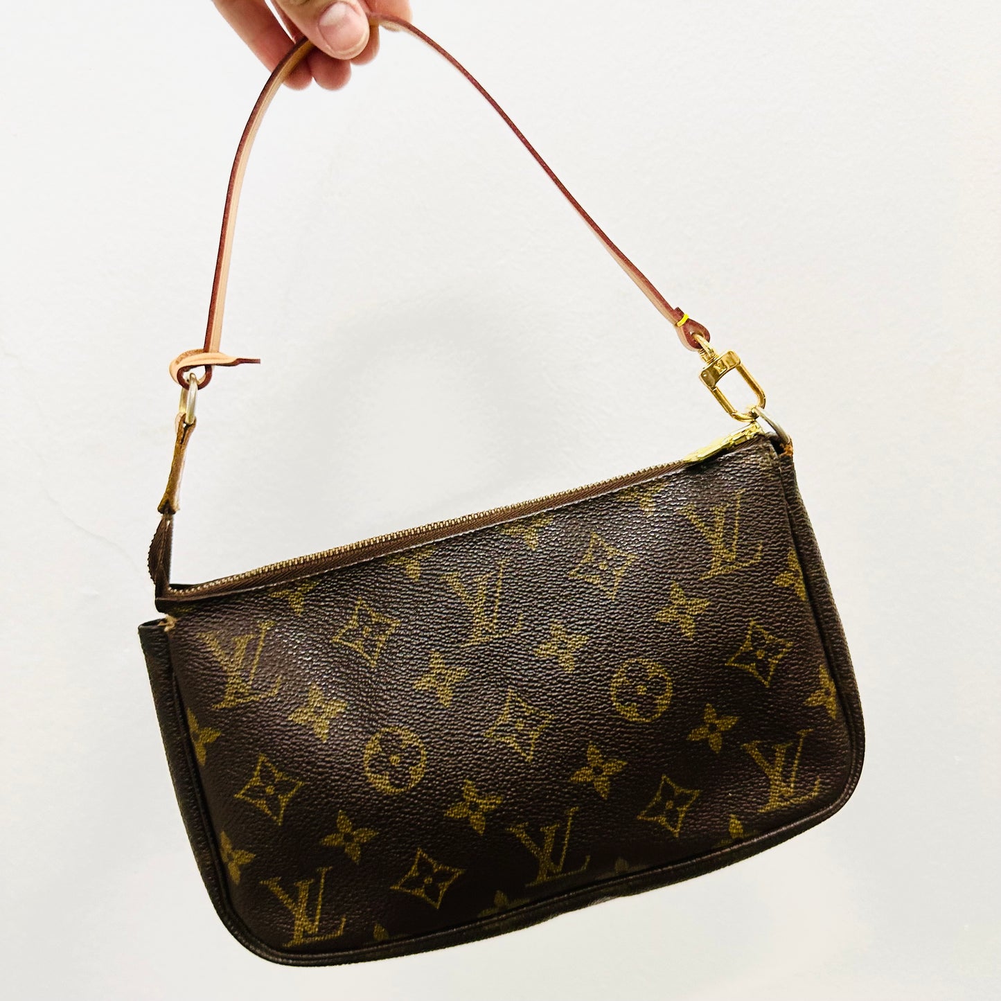 Louis Vuitton LV Monogram Logo GHW Pochette Accessoires Accessories Shoulder Hobo Baguette Bag