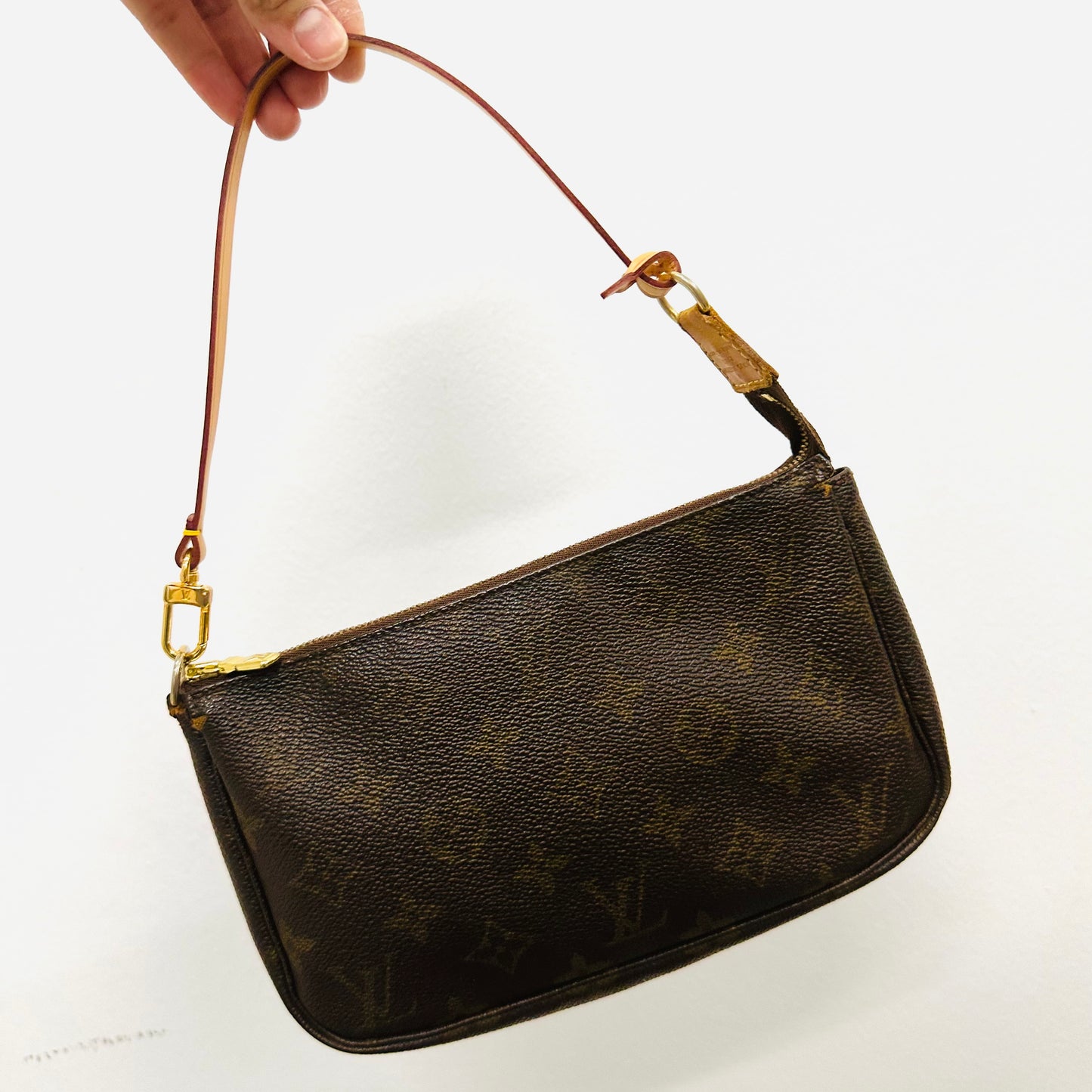 Louis Vuitton LV Monogram Logo GHW Pochette Accessoires Accessories Shoulder Hobo Baguette Bag